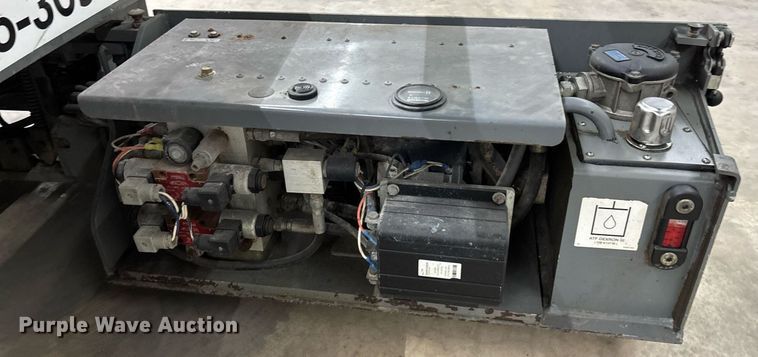 image for item EC3607 2014 Skyjack 3219 scissor lift