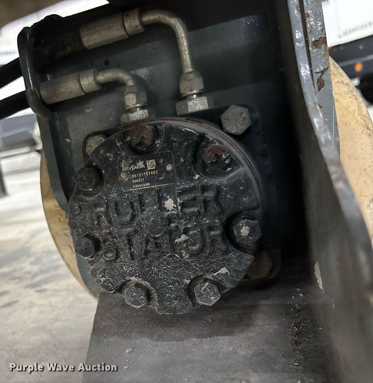 image for item EC3607 2014 Skyjack 3219 scissor lift