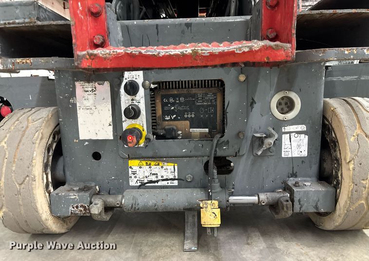 image for item EC3607 2014 Skyjack 3219 scissor lift