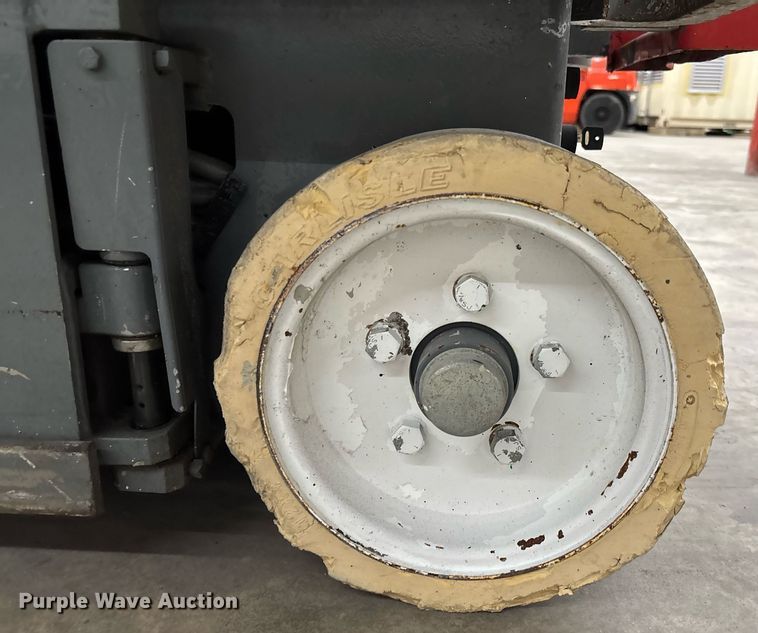 image for item EC3607 2014 Skyjack 3219 scissor lift