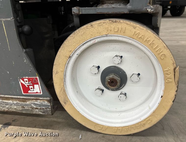 image for item EC3607 2014 Skyjack 3219 scissor lift