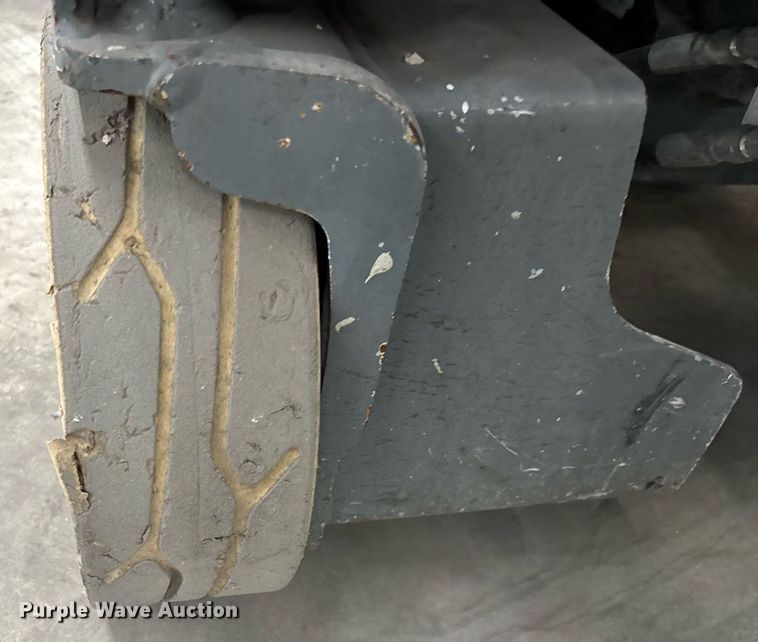 image for item EC3607 2014 Skyjack 3219 scissor lift