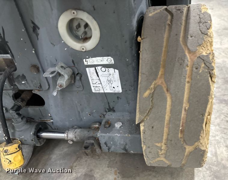 image for item EC3607 2014 Skyjack 3219 scissor lift