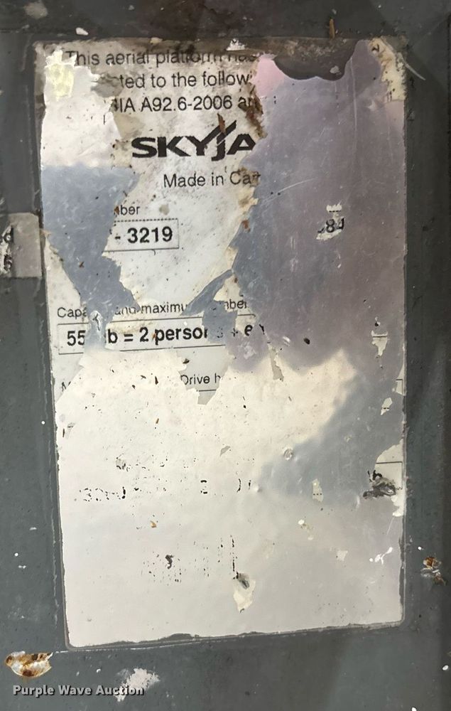 image for item EC3607 2014 Skyjack 3219 scissor lift