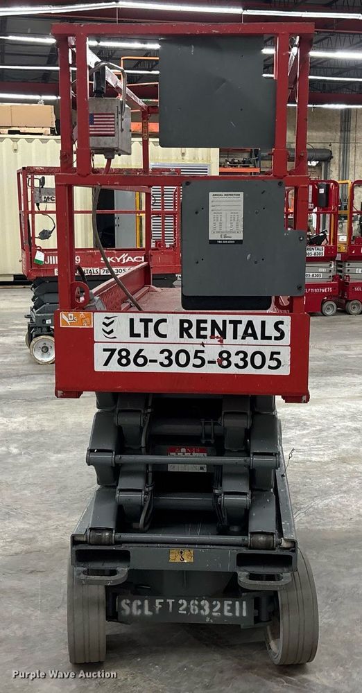 image for item EC3608 2015 Skyjack 3226 scissor lift