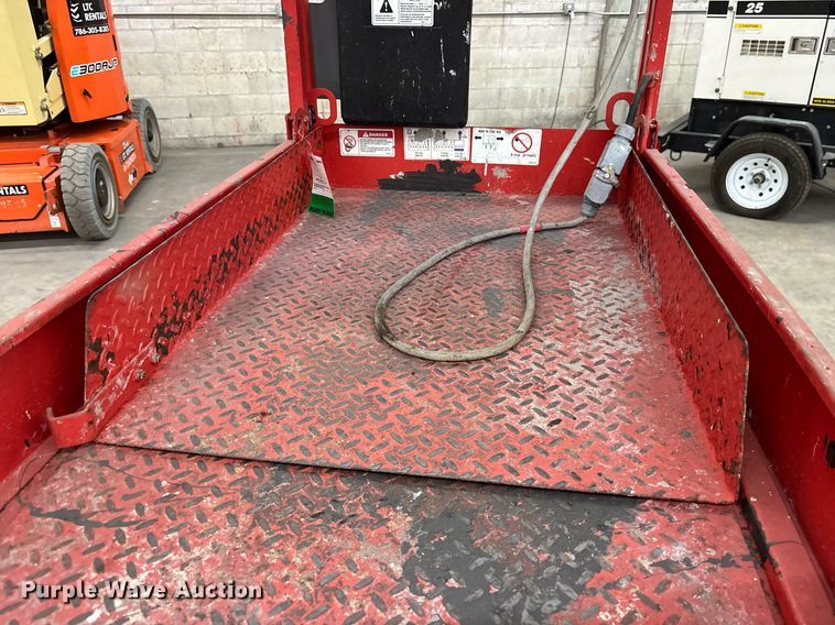 image for item EC3608 2015 Skyjack 3226 scissor lift