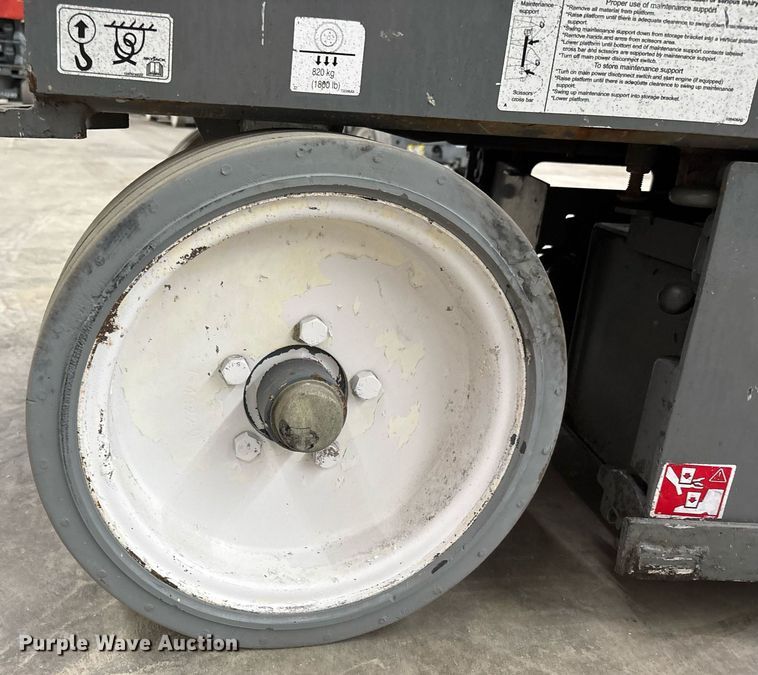 image for item EC3608 2015 Skyjack 3226 scissor lift