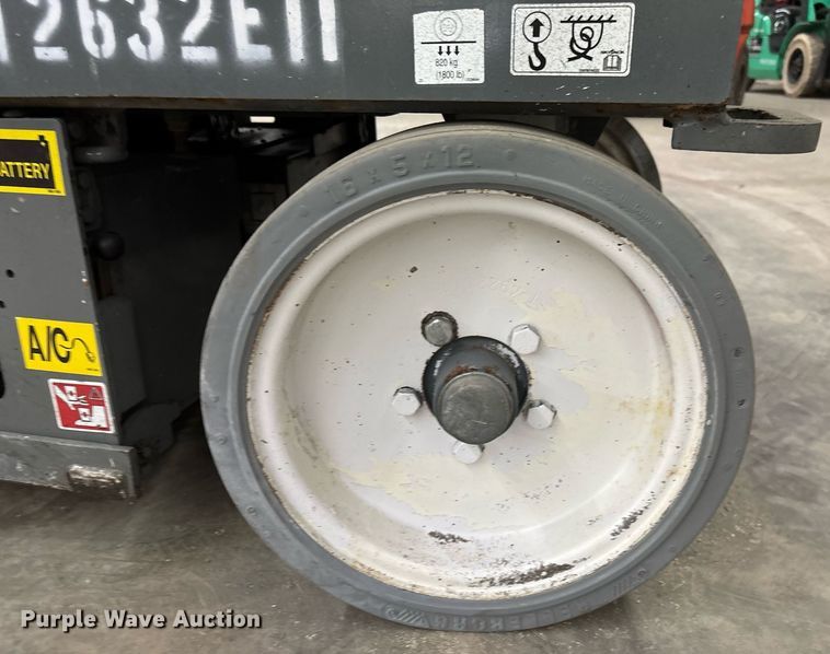 image for item EC3608 2015 Skyjack 3226 scissor lift