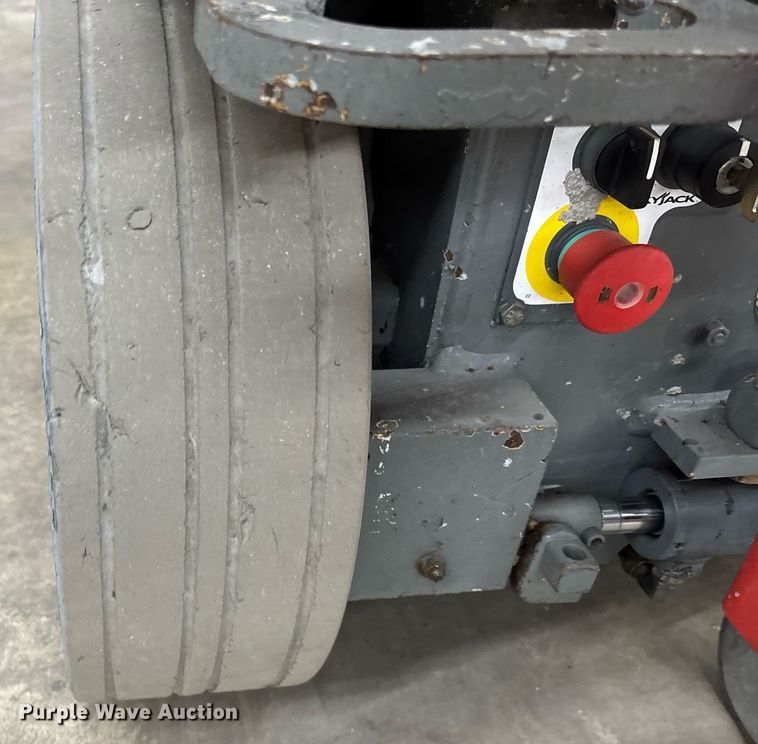 image for item EC3608 2015 Skyjack 3226 scissor lift