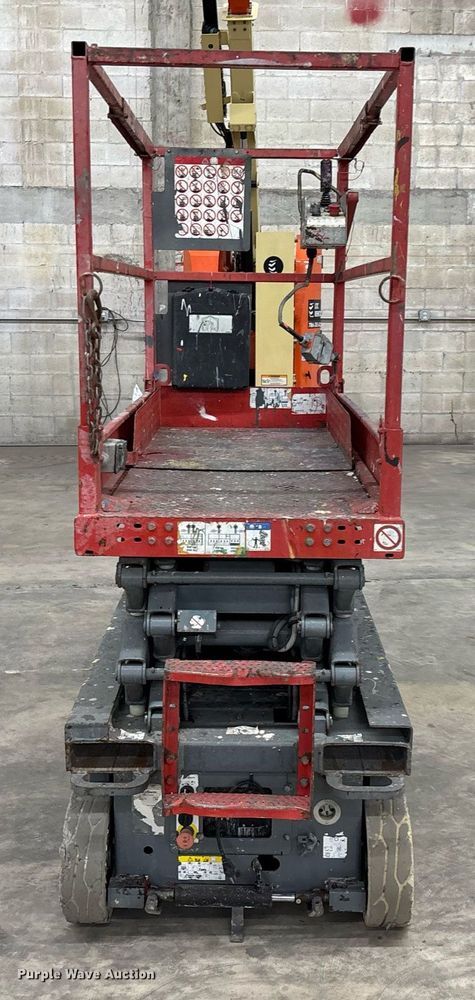 image for item EC3609 2014 Skyjack 3219 scissor lift
