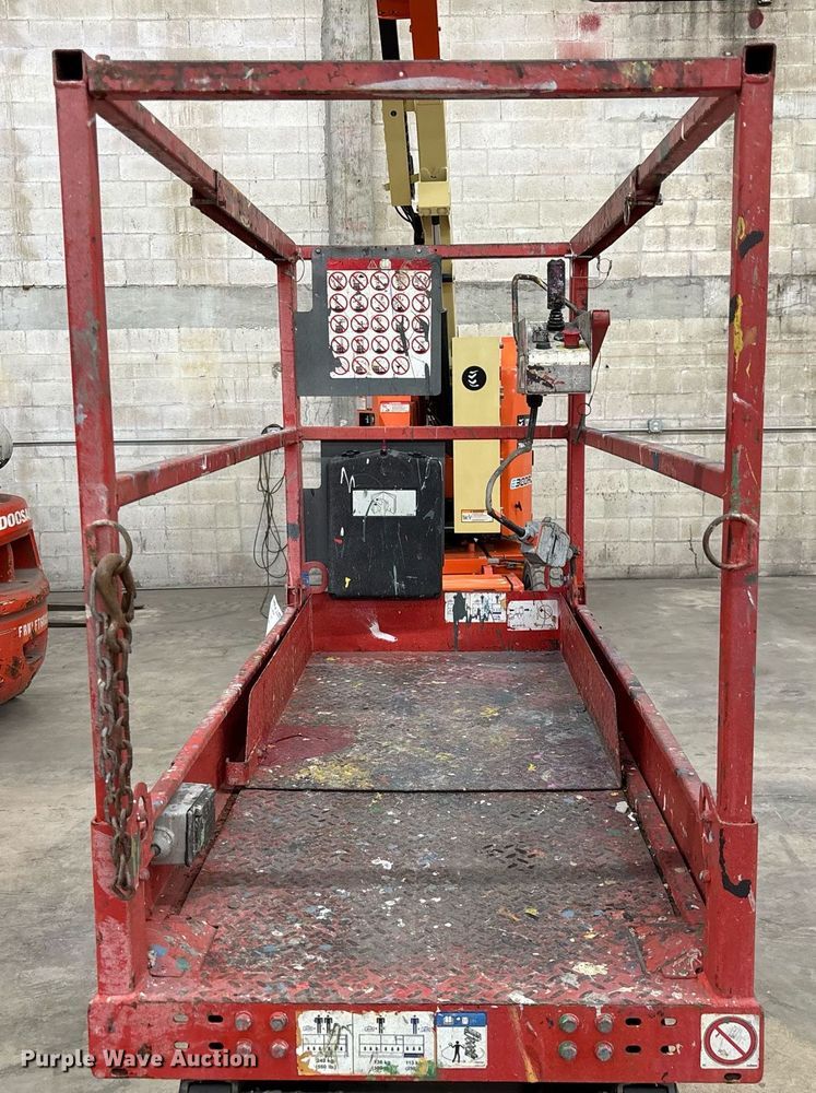 image for item EC3609 2014 Skyjack 3219 scissor lift