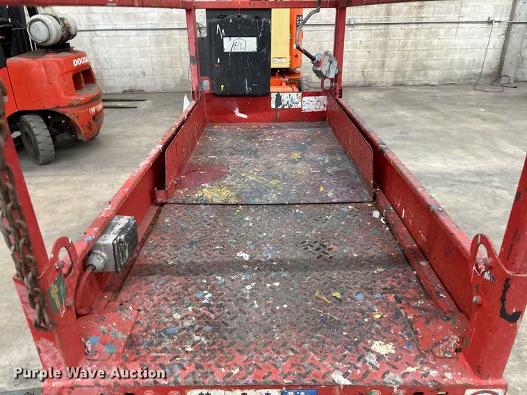 image for item EC3609 2014 Skyjack 3219 scissor lift
