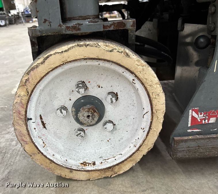 image for item EC3609 2014 Skyjack 3219 scissor lift