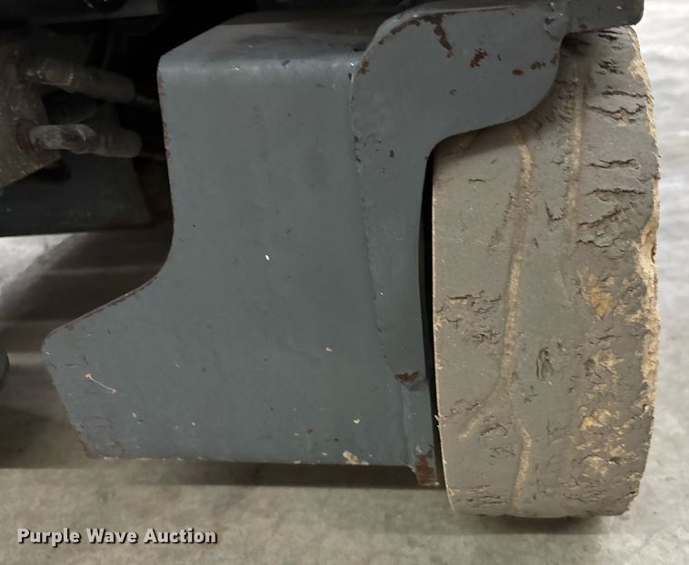 image for item EC3609 2014 Skyjack 3219 scissor lift