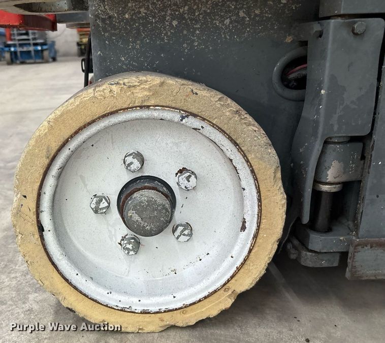 image for item EC3609 2014 Skyjack 3219 scissor lift