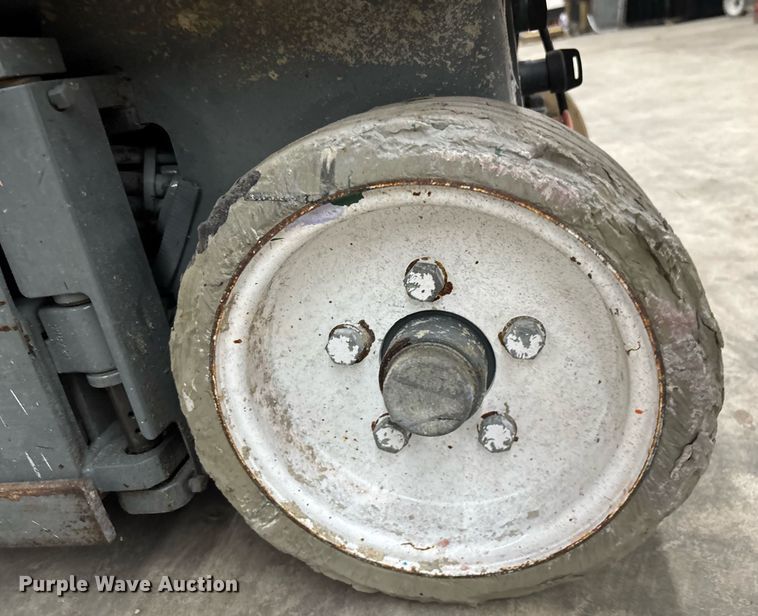 image for item EC3609 2014 Skyjack 3219 scissor lift