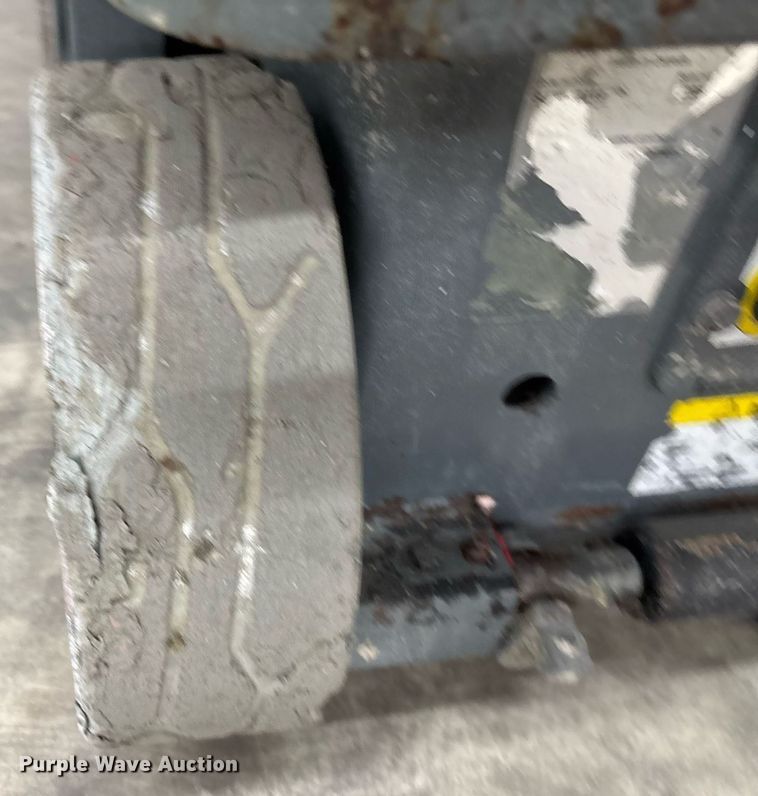 image for item EC3609 2014 Skyjack 3219 scissor lift