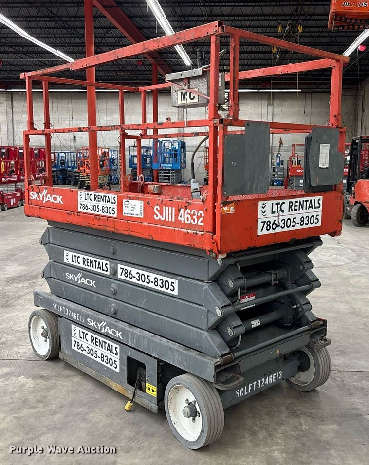 image for item EC3610 2016 Skyjack 4632 scissor lift