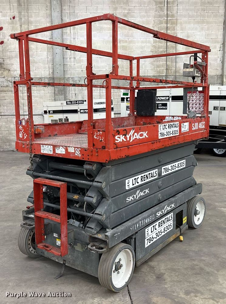 image for item EC3610 2016 Skyjack 4632 scissor lift