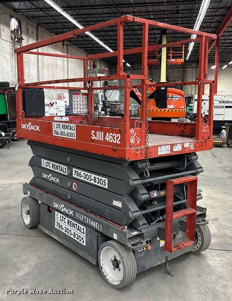 image for item EC3610 2016 Skyjack 4632 scissor lift