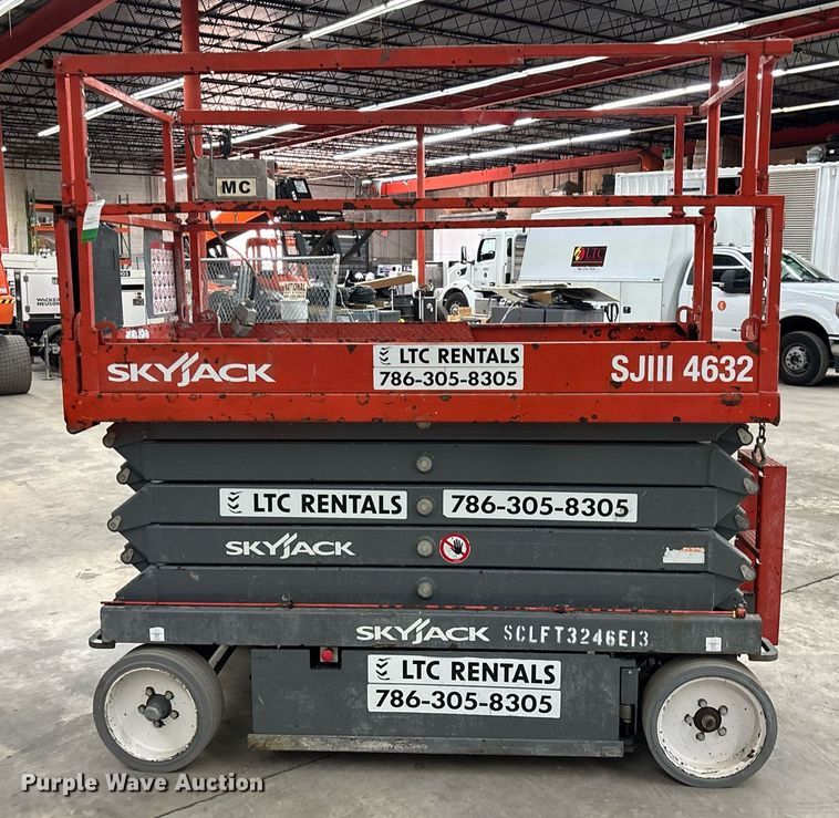 image for item EC3610 2016 Skyjack 4632 scissor lift