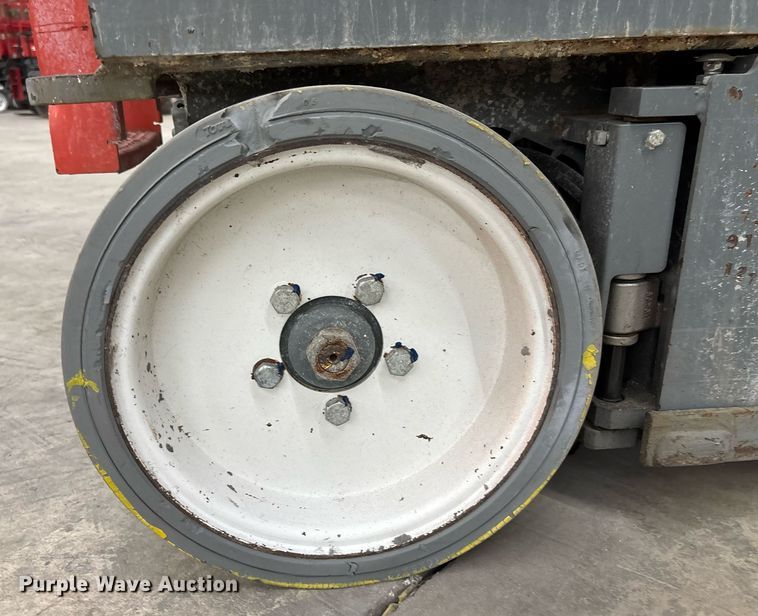 image for item EC3610 2016 Skyjack 4632 scissor lift