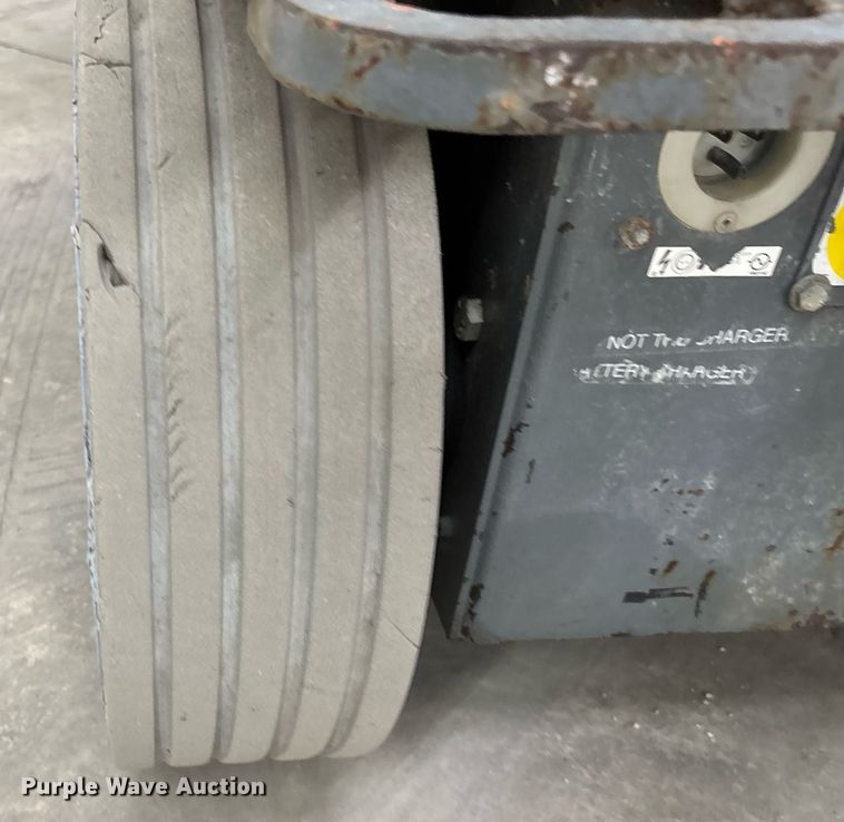 image for item EC3610 2016 Skyjack 4632 scissor lift