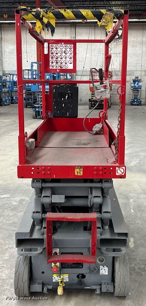 image for item EC3611 2014 Skyjack 3219 scissor lift