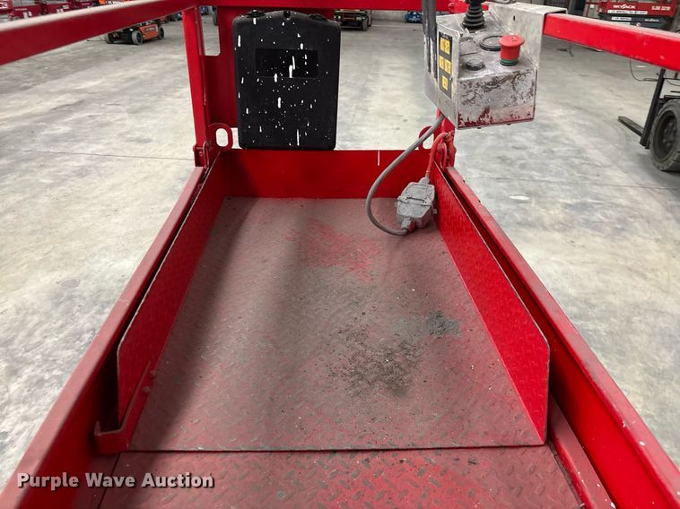 image for item EC3611 2014 Skyjack 3219 scissor lift