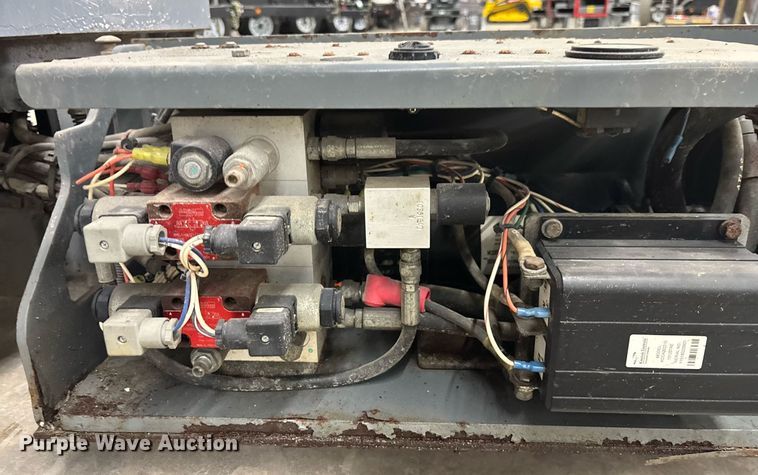 image for item EC3611 2014 Skyjack 3219 scissor lift