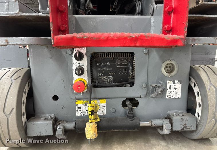 image for item EC3611 2014 Skyjack 3219 scissor lift