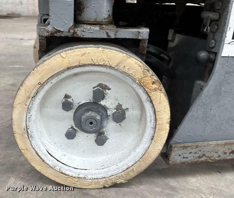 image for item EC3611 2014 Skyjack 3219 scissor lift