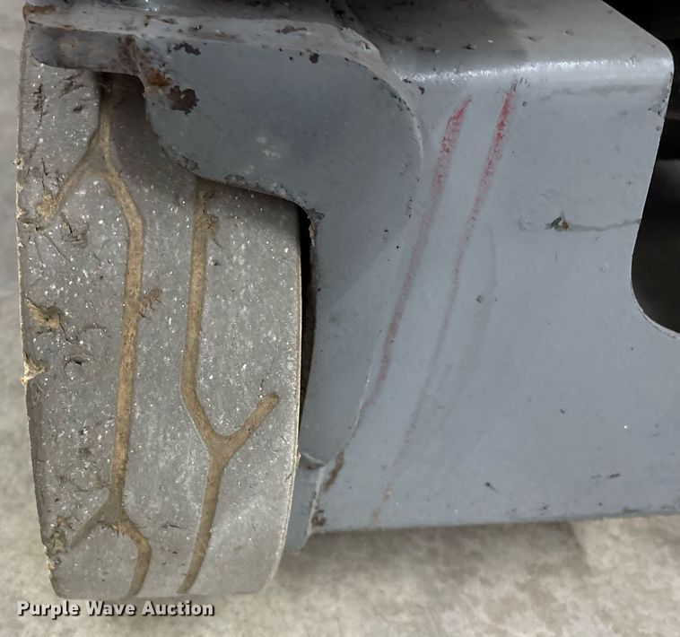 image for item EC3611 2014 Skyjack 3219 scissor lift