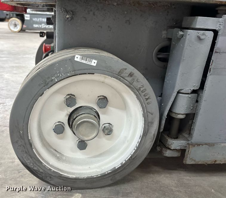 image for item EC3611 2014 Skyjack 3219 scissor lift