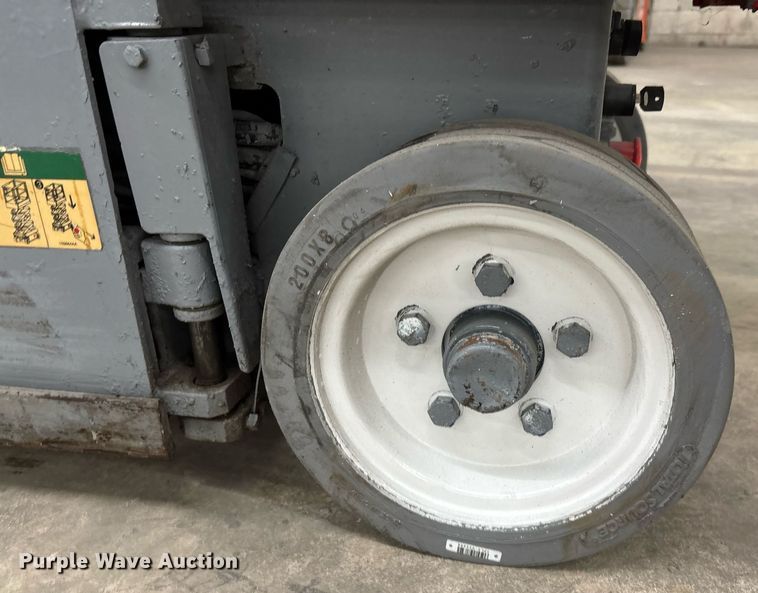 image for item EC3611 2014 Skyjack 3219 scissor lift