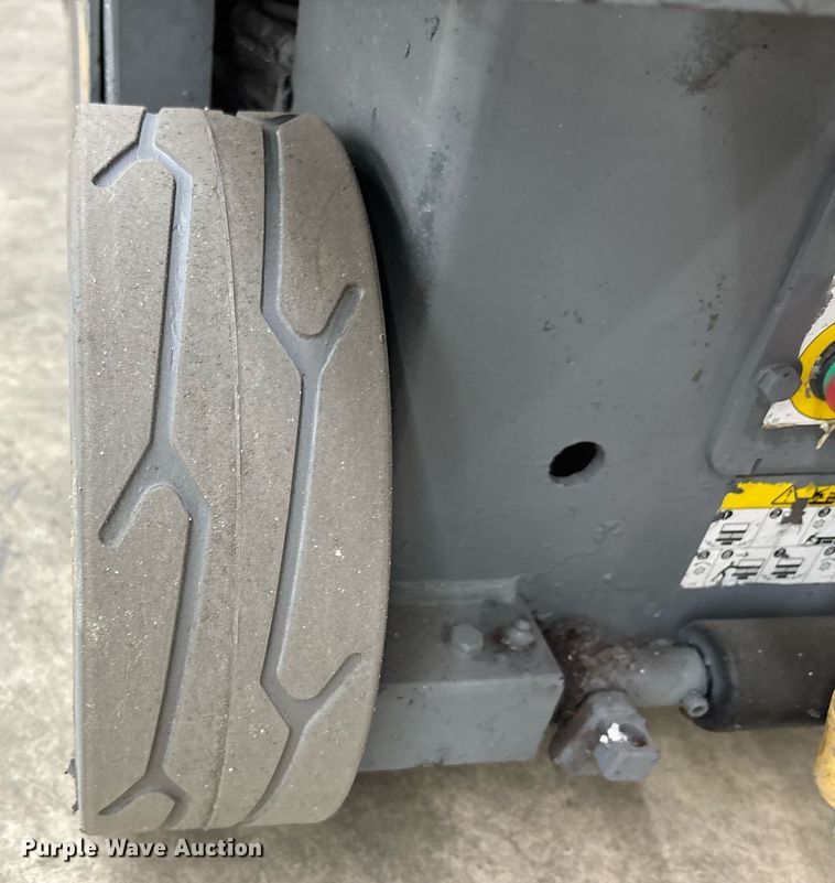 image for item EC3611 2014 Skyjack 3219 scissor lift