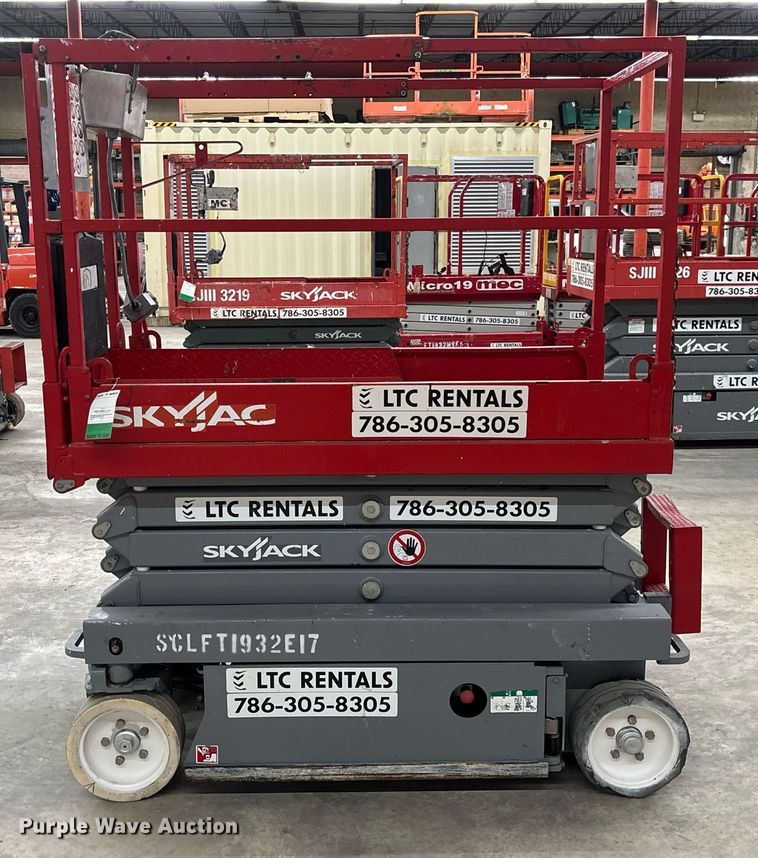 image for item EC3612 2015 Skyjack 3219 scissor lift