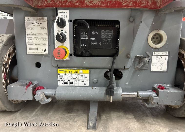 image for item EC3612 2015 Skyjack 3219 scissor lift