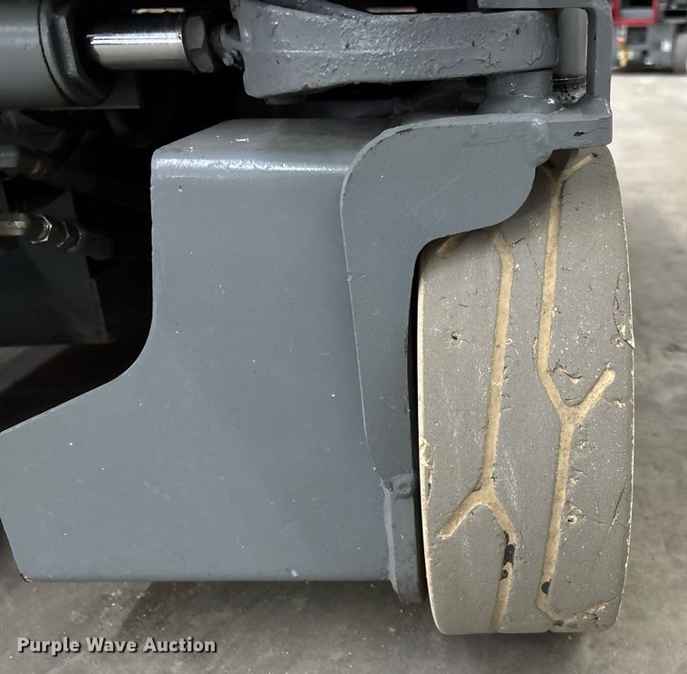 image for item EC3612 2015 Skyjack 3219 scissor lift