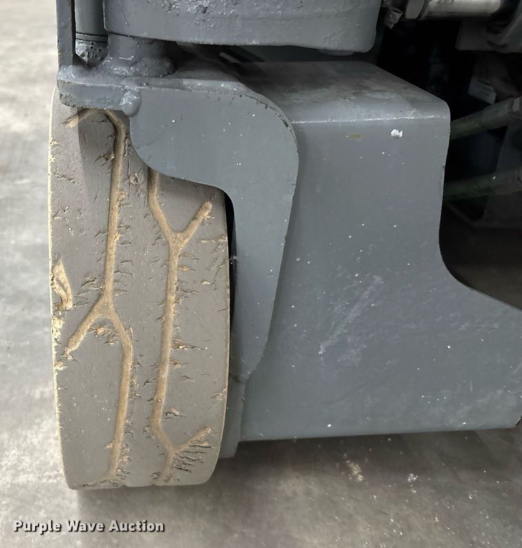 image for item EC3612 2015 Skyjack 3219 scissor lift