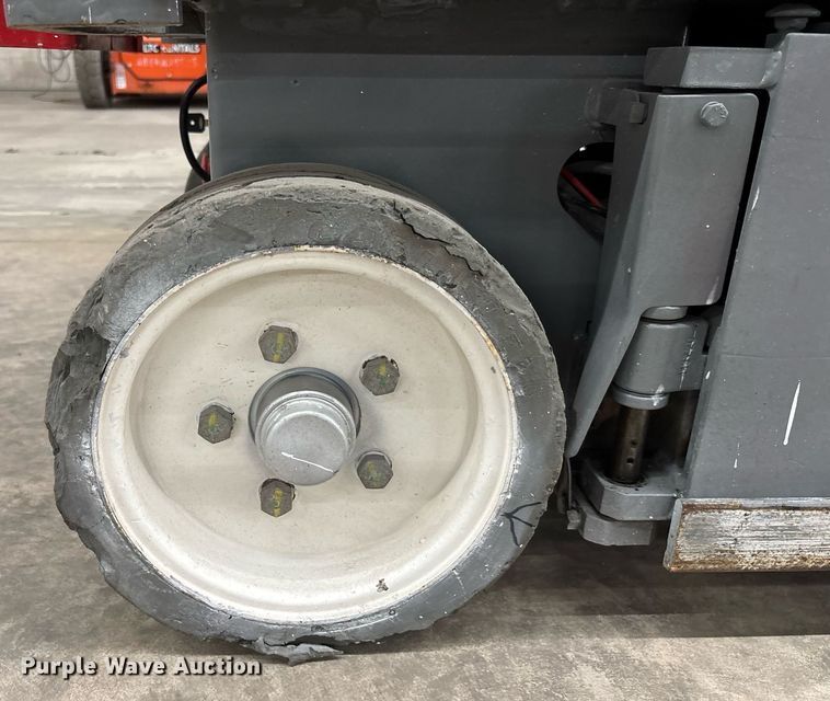 image for item EC3612 2015 Skyjack 3219 scissor lift