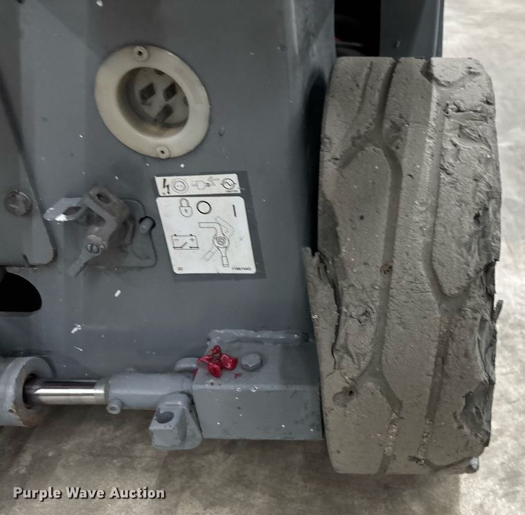 image for item EC3612 2015 Skyjack 3219 scissor lift