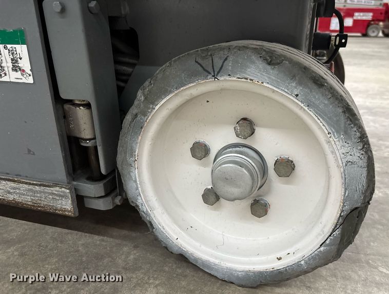 image for item EC3612 2015 Skyjack 3219 scissor lift