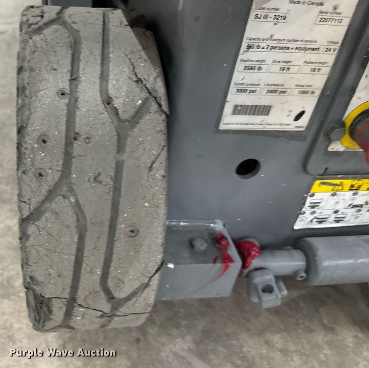 image for item EC3612 2015 Skyjack 3219 scissor lift