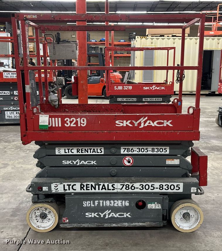 image for item EC3613 2015 Skyjack 3219 scissor lift