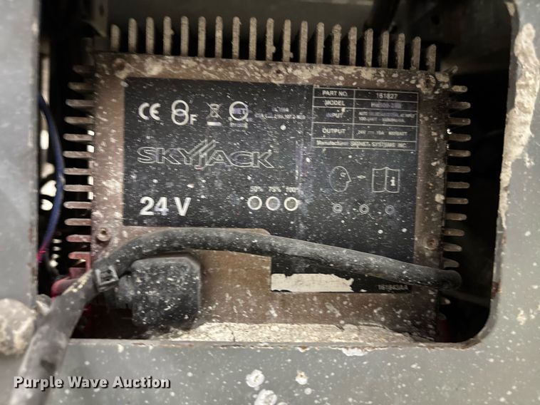 image for item EC3613 2015 Skyjack 3219 scissor lift