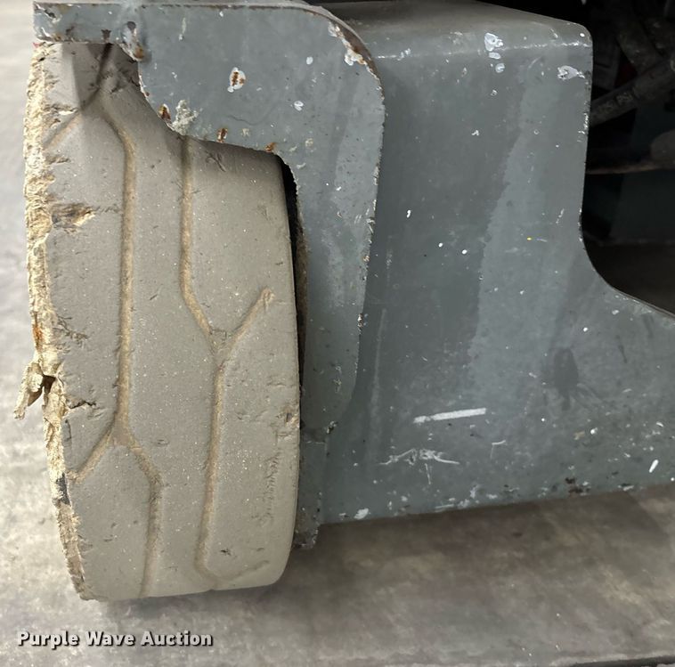 image for item EC3613 2015 Skyjack 3219 scissor lift