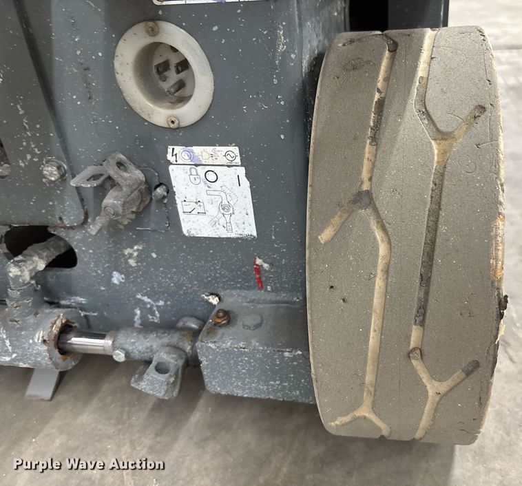 image for item EC3613 2015 Skyjack 3219 scissor lift