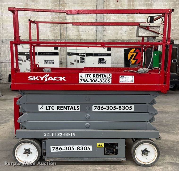 image for item EC3614 2015 Skyjack 4632  scissor lift