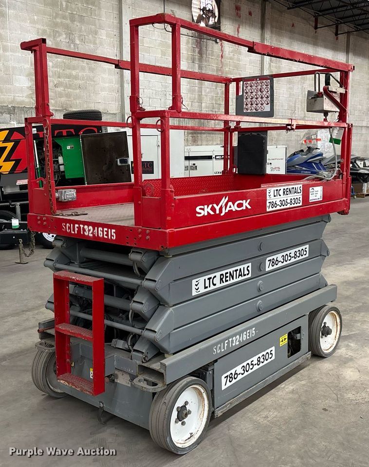 image for item EC3614 2015 Skyjack 4632  scissor lift